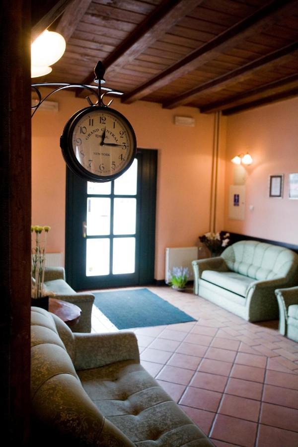 Hotel Maly Mlyn Stargard Szczeciński Екстериор снимка